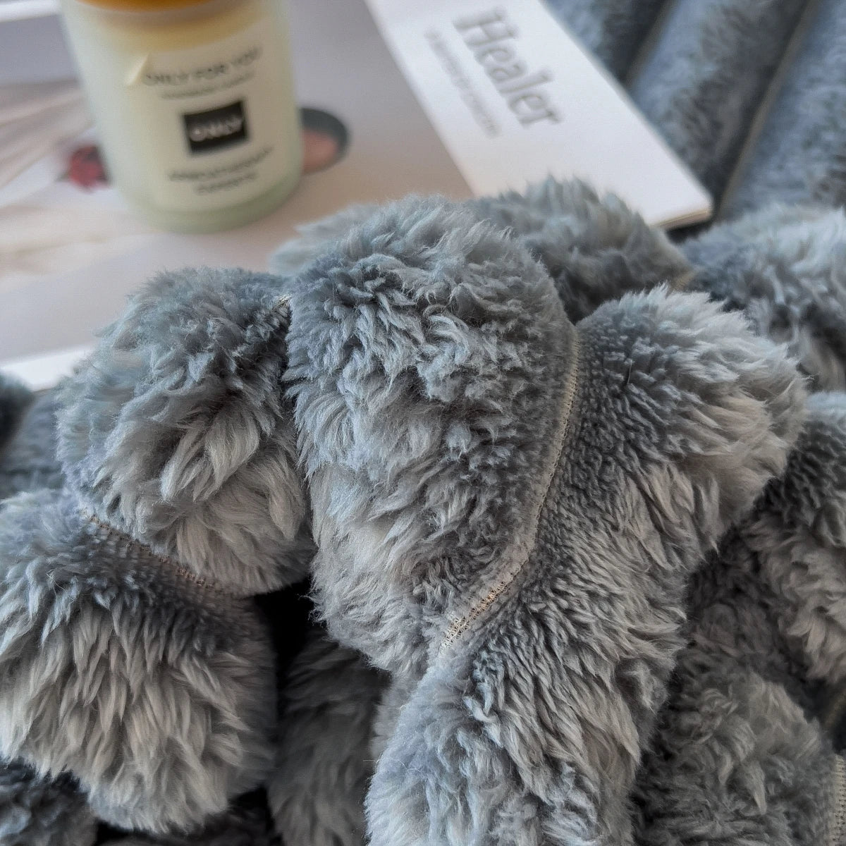 Manta suave de diseño para un hogar acogedor